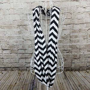 Scarf Black White Infinity Chevron Stripe